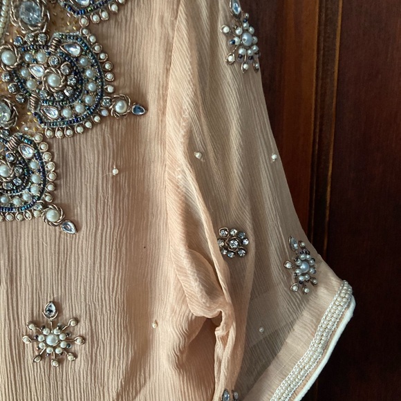 Pakistani designer chiffon kameez (shirt) embroidered with beads and pearlwork - Picture 6 of 14